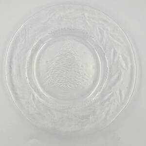Arcoroc Holly Tree 10.75 Inch Dinner Plate Made of Pressed Crystal Glass